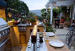 Outdoor Kitchens & Fireplaces